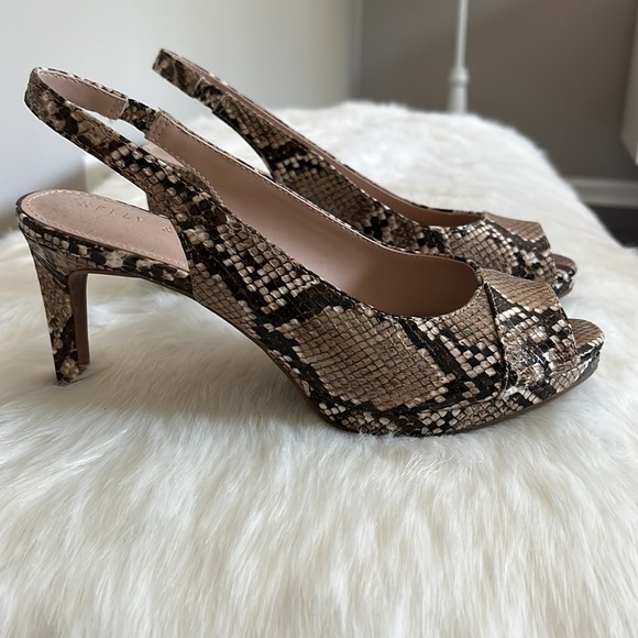 New in Box Kelly & Katie Natural Multi Python Nerani Peep Toe Pump Sandal - Picture 7 of 13